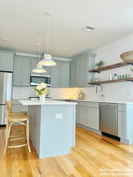 Primary Photo - 15 Maywood St