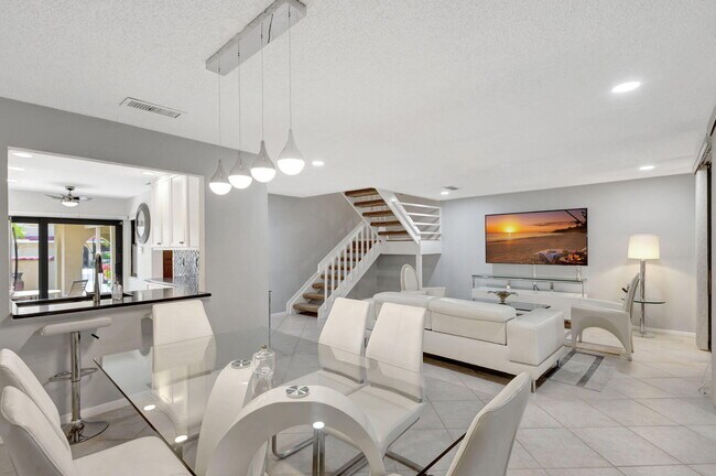 Building Photo - 807 Windermere Way