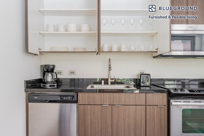 Building Photo - 388 Santana Row