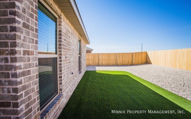 Building Photo - 2134 Langford Ave