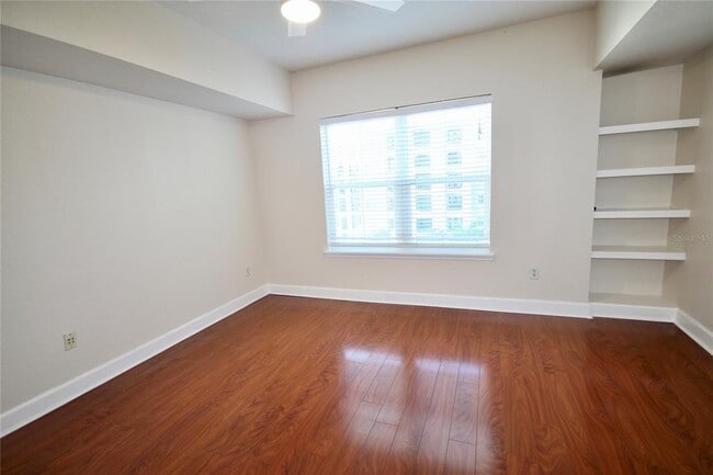 Building Photo - 204 E South St