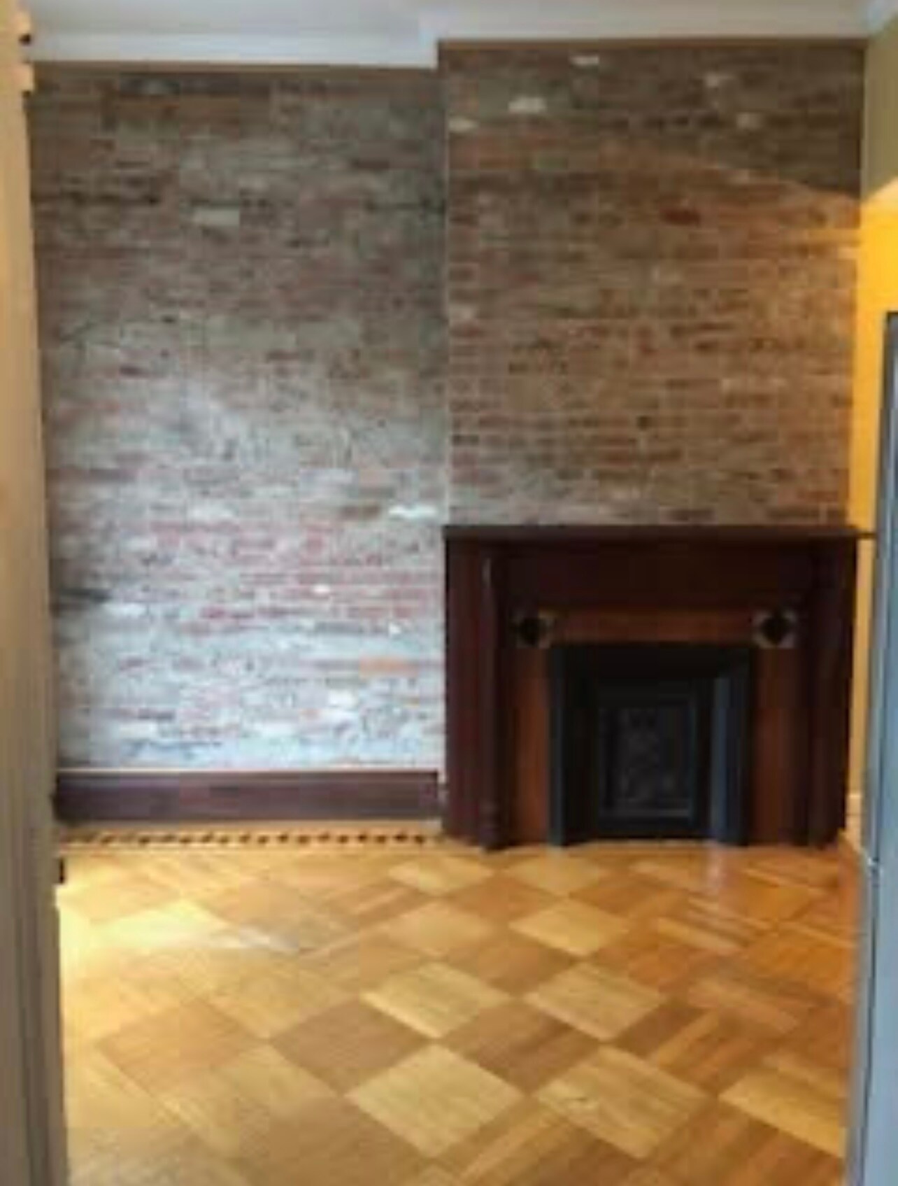 Building Photo - 356 Hamilton St