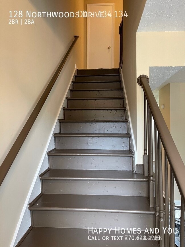 Building Photo - 128 Northwoods Dr