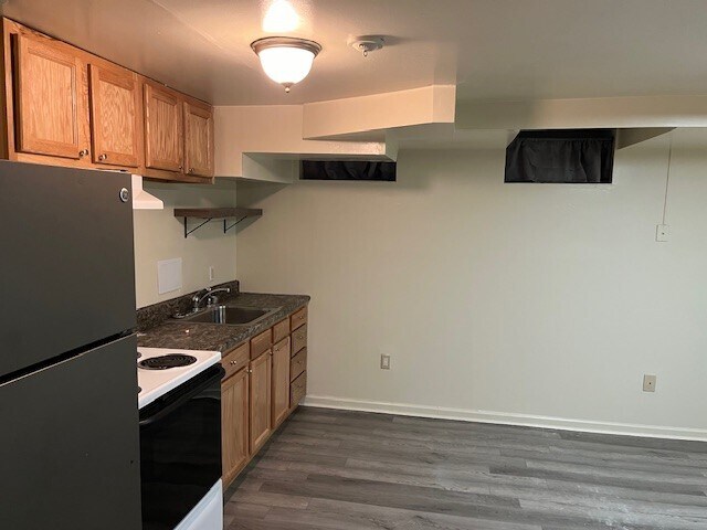 Building Photo - 427 N Locust St