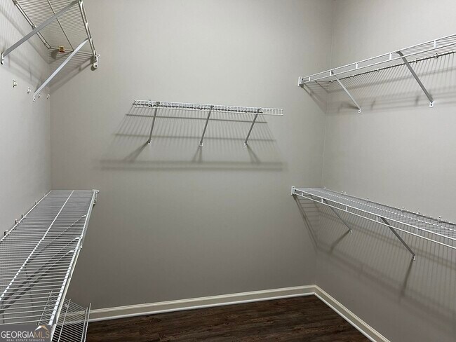 Building Photo - 2476 Sewell Mill Rd