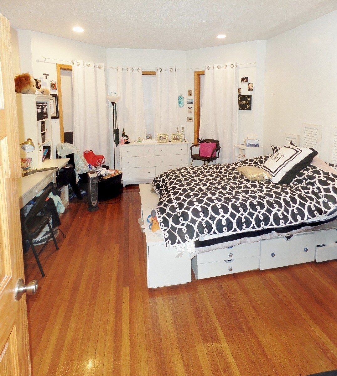 Building Photo - 11 Gibbs St