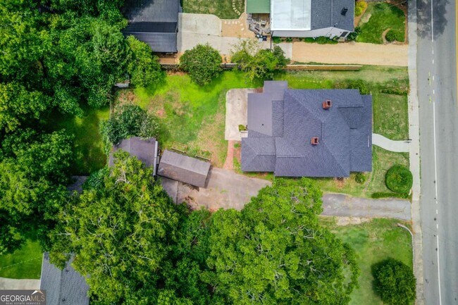 Building Photo - 227 Alcovy St