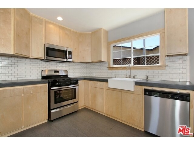 Kitchen - 1876 Ripple St