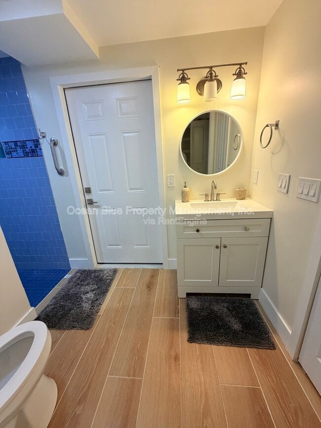 Building Photo - 724 Sunset Cove