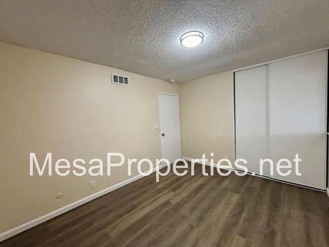 Building Photo - 653 N Lancewood Ave