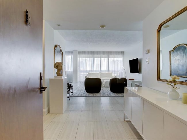 Building Photo - 49 Briar Hollow Ln