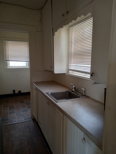Kitchen - 419 10th St