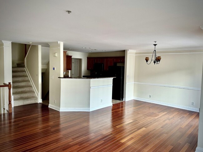 Building Photo - 145 Blue Heron Dr