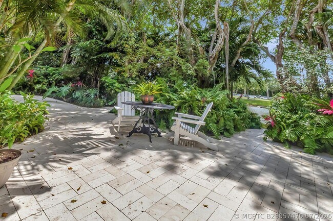 Building Photo - 17070 Royal Cove Way