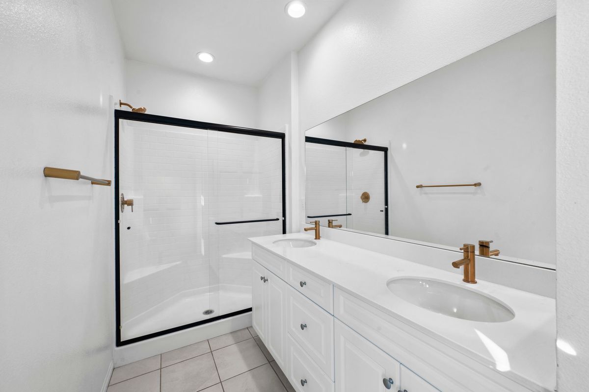 Building Photo - 8887 Orangethorpe Ave