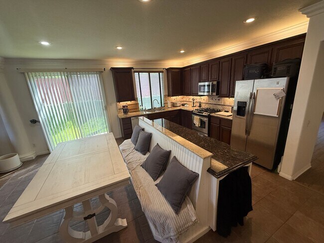 Building Photo - 3-Bedroom Single-Story Home with Smart Features & Remodeled Kitchen in Castaic!