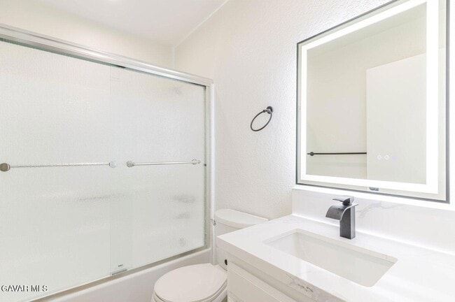 Building Photo - 514 E Ave J 9