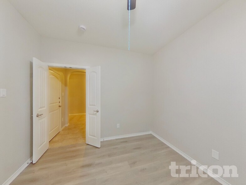 Building Photo - 701 Gold Hl Trl