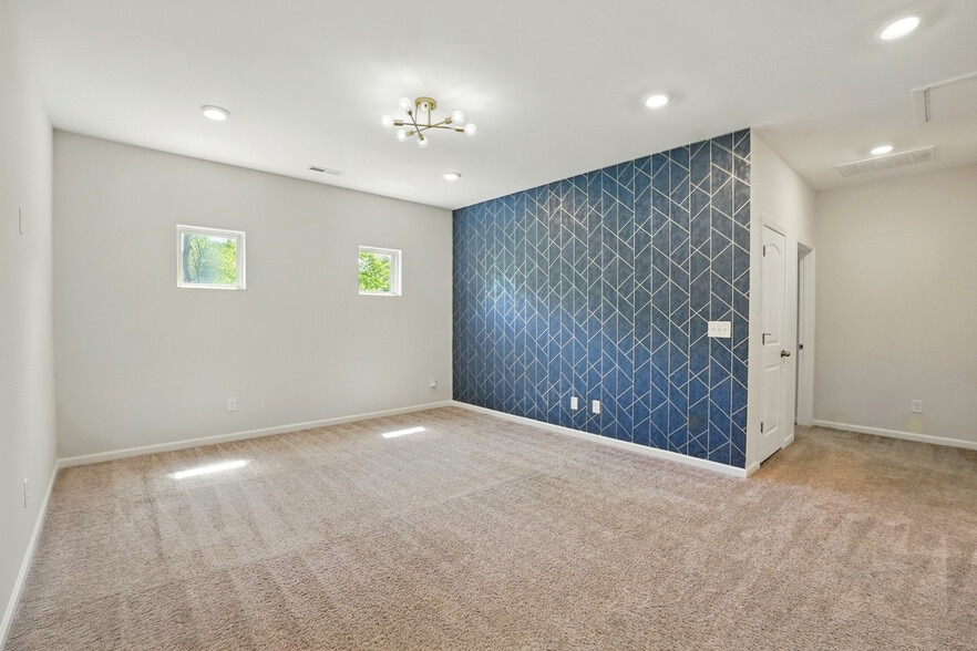 Building Photo - Room in House on Creek Bend Edge Ct