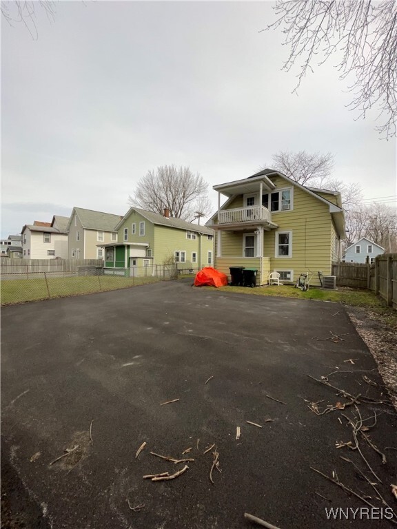 Building Photo - 296 Delaware St