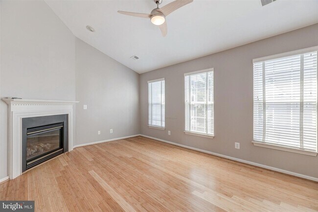 Building Photo - 5140 Donovan Dr