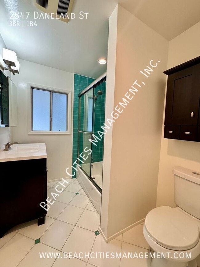 Building Photo - 2847 Daneland St