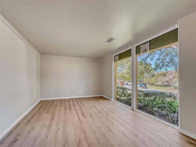 Building Photo - 7608 Meadow Oaks Dr