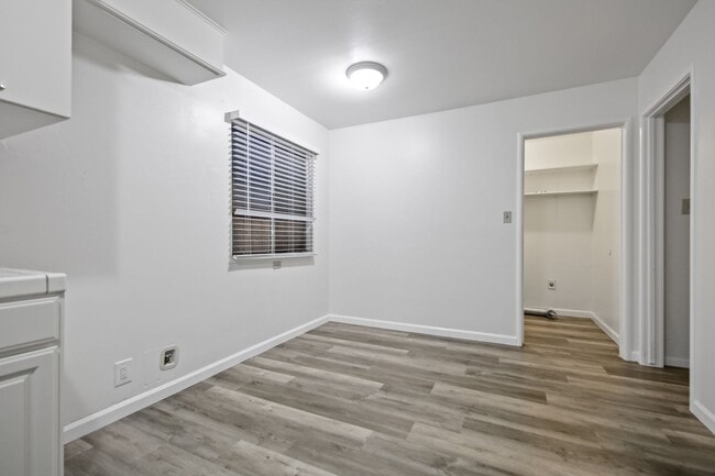 Building Photo - 3 Bedroom 2 Bathroom House For Rent!