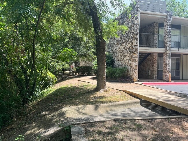 Building Photo - Gorgeous Condo nestled right on Lady Bird Lake!