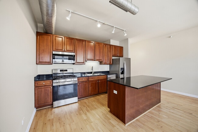 Building Photo - 1200 W Monroe St