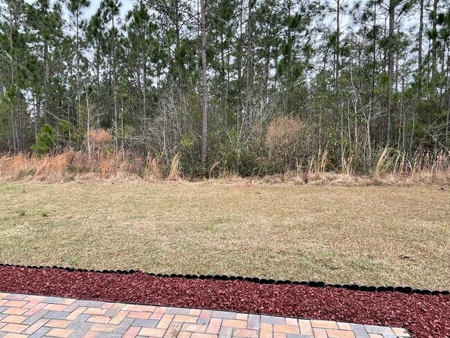 Building Photo - Berkshire Beauty