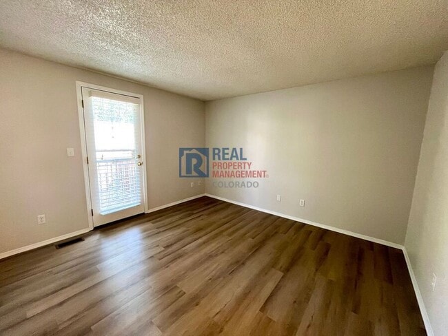 Building Photo - 2229 Villa Rosa Dr