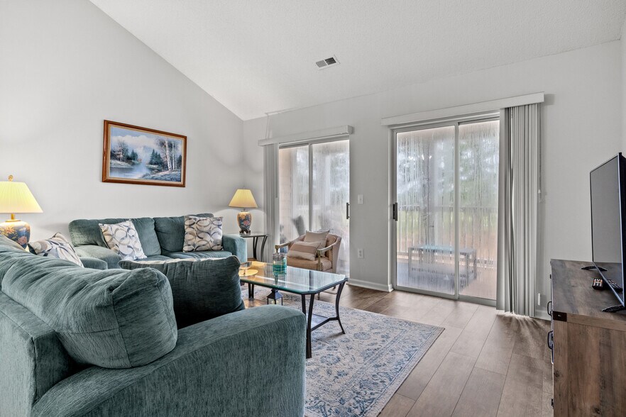 Building Photo - 5030 Windsor Green Way