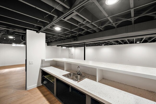 Building Photo - 11489 Anna Lisa Dr