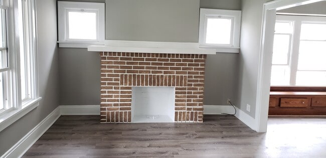 Building Photo - 2119 Waterbury Rd