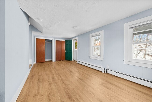 Building Photo - 54 Washington St