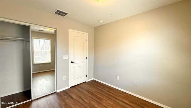 Building Photo - 1632 E Canyon Creek Dr