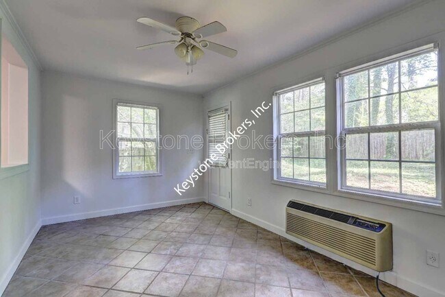 Building Photo - 164 Windermere Cir