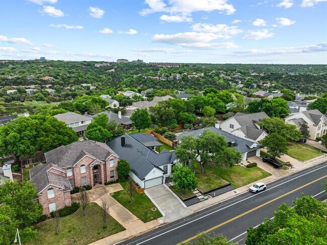 Building Photo - 9309 Bluegrass Dr