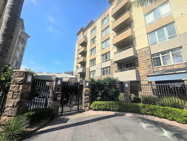 Primary Photo - Beautiful 2 Bedroom 2 Bathroom Unit in Downtown San Diego!!