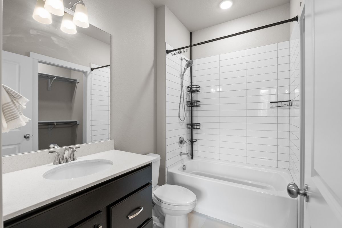 Building Photo - 350 High Point Dr