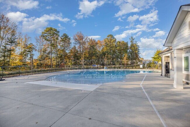 Building Photo - 15223 Scoter St