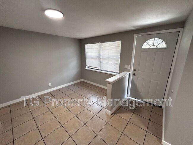 Building Photo - 6855 Hafford Ln