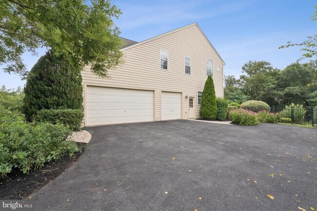 Building Photo - 602 Corsair Ct