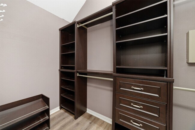 Building Photo - 9515 Knox Prairie Ct