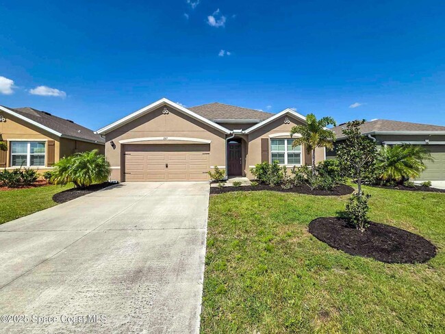 Primary Photo - 287 Guinevere Dr SW