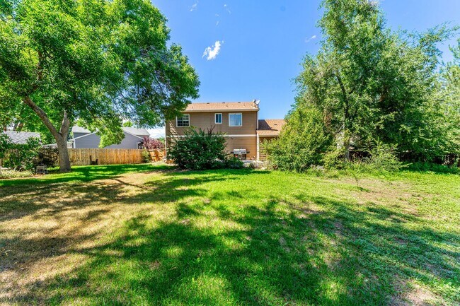 Building Photo - House in Littleton with Great Outdoor Space