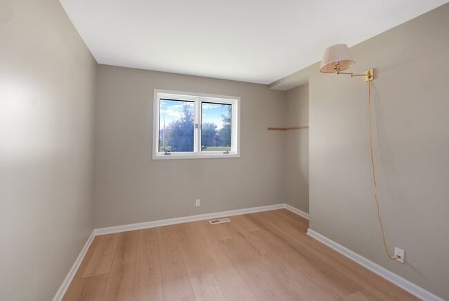 Building Photo - 11110 Highland Dr