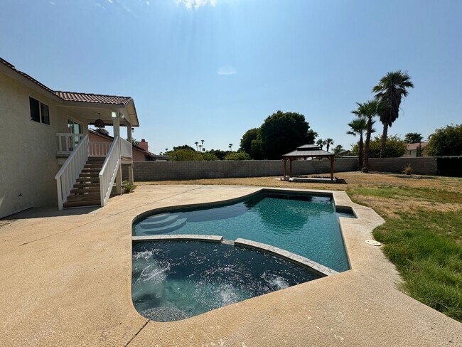 Building Photo - 68745 Tachevah Dr