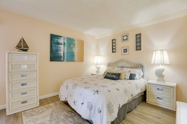 Building Photo - 3722 SE 12th Ave